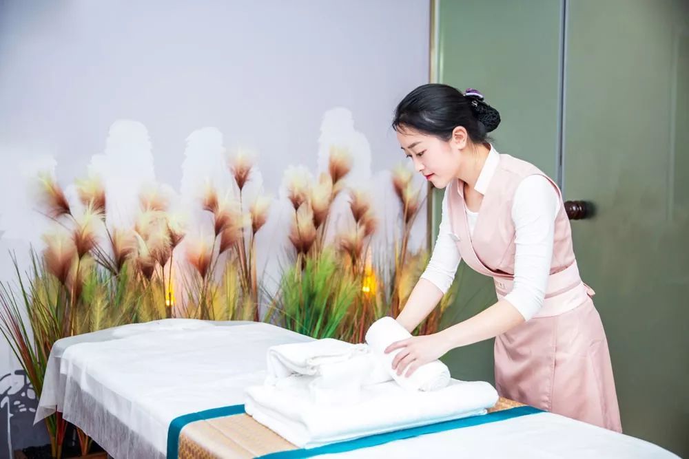 始于心,忠于美,伊丽汇美容师是怎么炼成的?